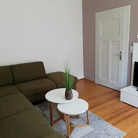 Ruff Un Runner Apartment *